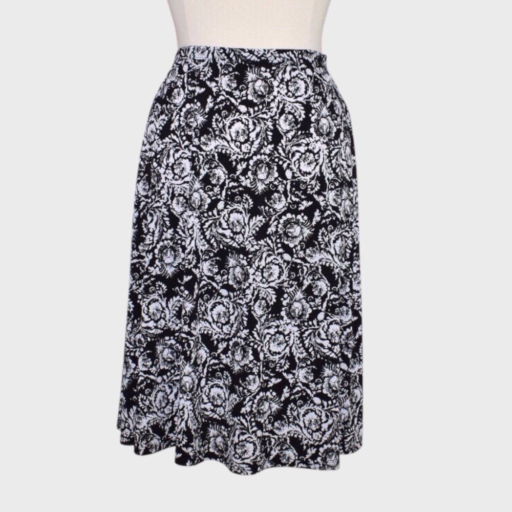 Avenue Monochrome Floral Knit Pull On Midi Skirt